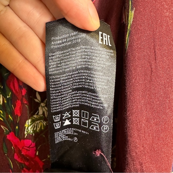 Floral burgundy button up tunic blouse - Picture 6 of 9